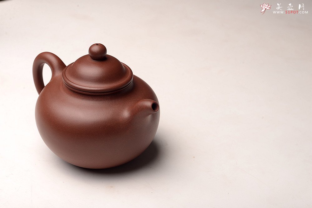 紫砂壶图片：顾小英丙申初夏 全手大亨掇球 优质老紫泥 亭亭玉立 精品佳作 - 美壶网