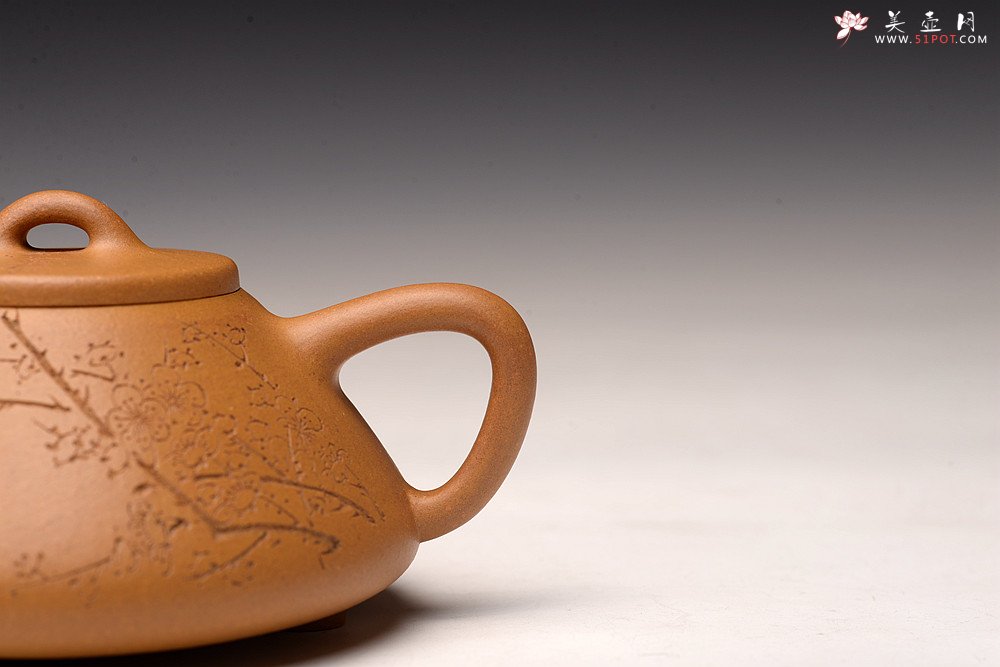 紫砂壶图片：优质黄金段 周路健全手作品 器形端正~ 骨肉均挺 子冶石瓢 陆逸舟刻梅~ - 美壶网