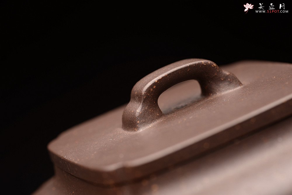 紫砂壶图片：何卫枫丙申夏全手新作古朴文气 方中见圆 清逸 抽角璞方 - 美壶网