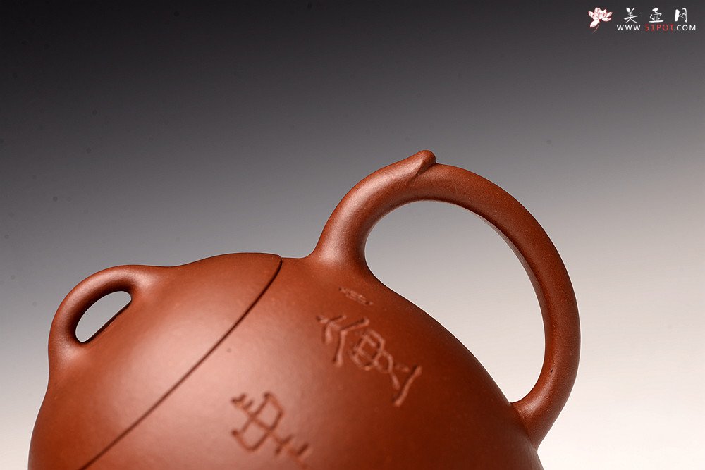 紫砂壶图片：文人作品 全手摹古秦权 储云高徒潘晓鸣装饰 格调高画意深  - 美壶网