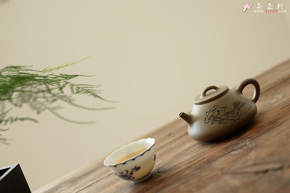 紫砂壶图片：周路健丙申夏全手新作  古意盎然 优质青段 心舟石瓢 陆轶舟文气装饰 - 美壶网