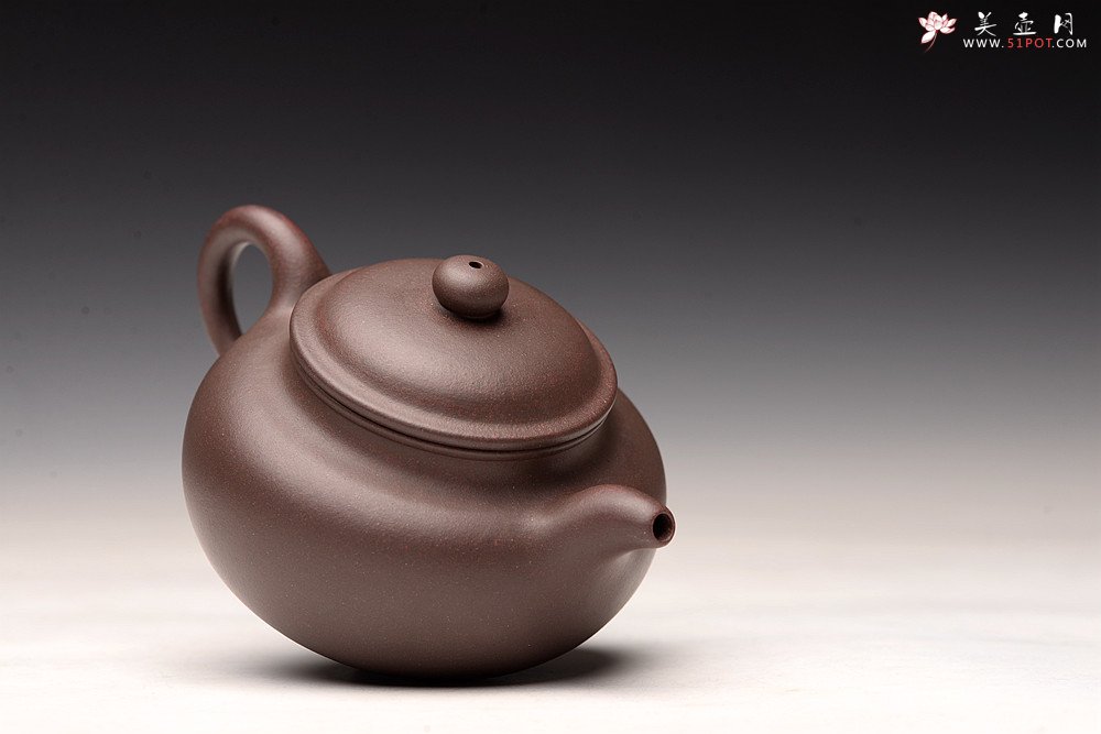 紫砂壶图片：传统器形 大口实用 精品紫茄泥 全手扁莲子 - 美壶网