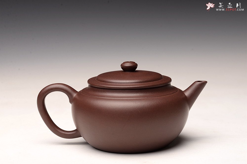 紫砂壶图片：于洪霞丙申夏全手摹古  做工精致 典雅大气 剑流腰线 造型简练 - 美壶网