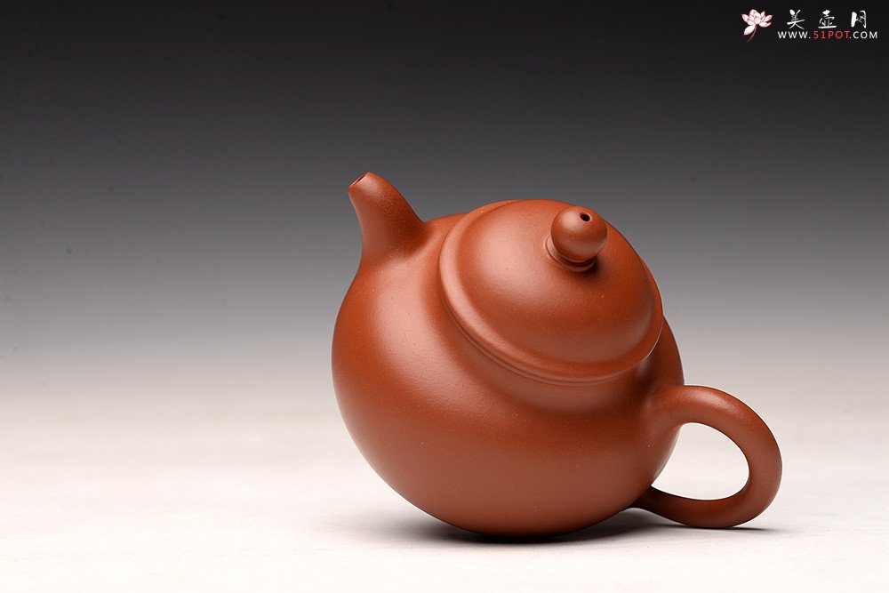 紫砂壶图片：手工练泥 矿质丰富 传统实用朱泥小潘壶 夏日消暑利器 - 美壶网
