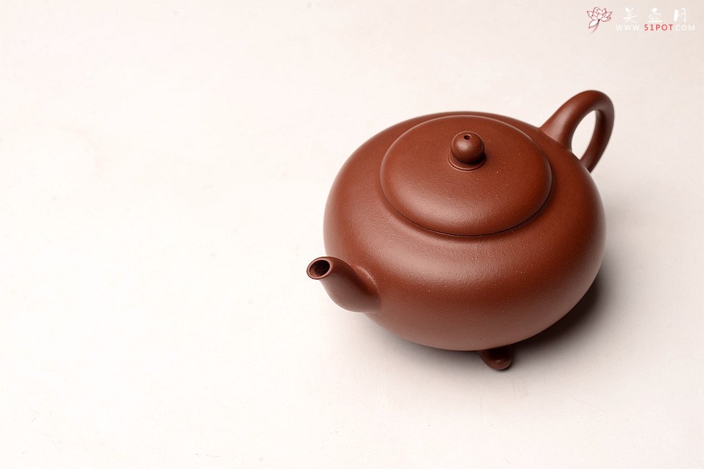 紫砂壶图片：王薇丙申秋全手新作 三足水平 线条流畅 做工精致 - 美壶网
