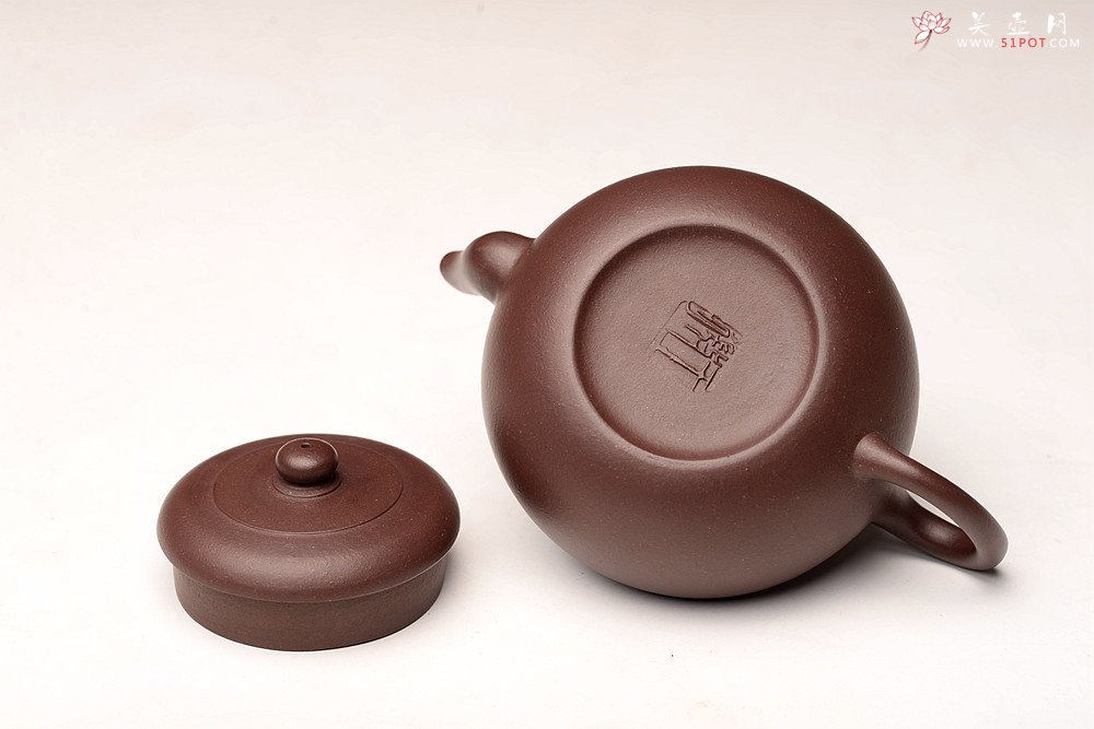 紫砂壶图片：王薇丙申夏全手精品 气韵贯通 型制耐品 优质紫泥 摹古圆壶 - 美壶网