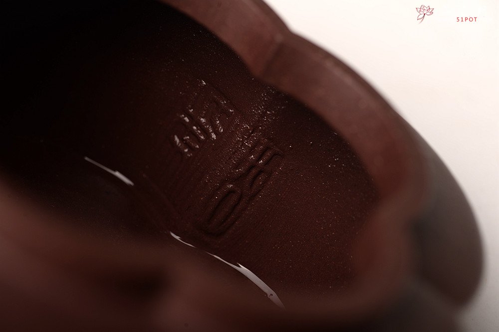 紫砂壶图片：酒虎丙申秋全手新作  梅花周盘 摹古之作 颇具难度 精工 仅此一件 - 美壶网