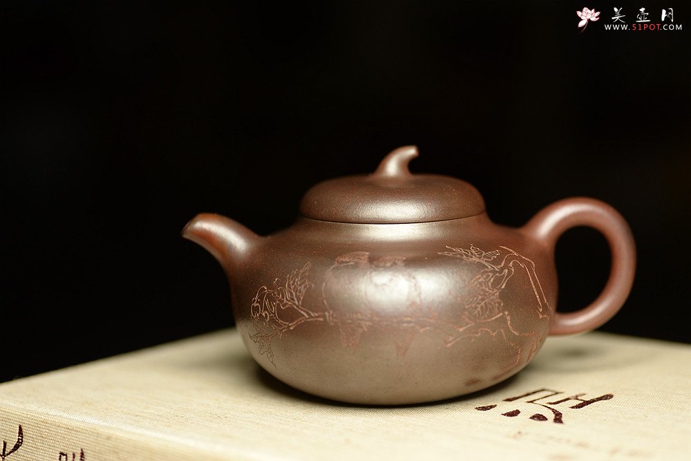 紫砂壶图片：沈秋伟经典作品 气窑窑变 高路精刻 传统全手工 线条舒畅 果元 - 美壶网