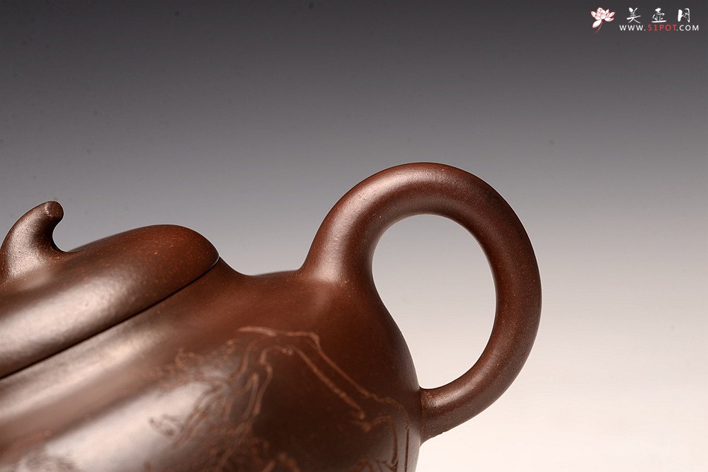 紫砂壶图片：沈秋伟经典作品 气窑窑变 高路精刻 传统全手工 线条舒畅 果元 - 美壶网
