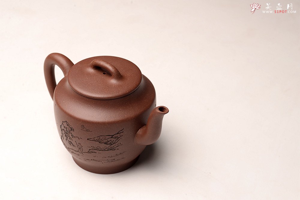 紫砂壶图片：张听刚精心装饰 元瑞 古风秉然 老紫泥调砂 做工精致 - 美壶网