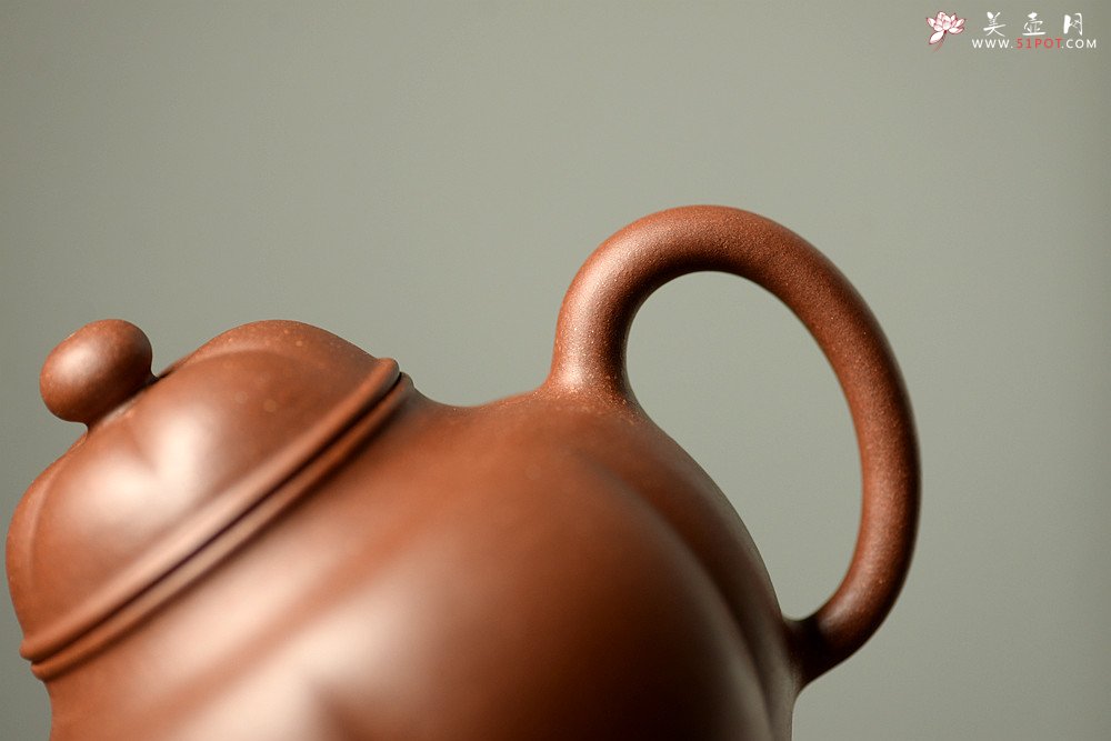紫砂壶图片：储亚丙申秋全手新品 精工筋囊 高俊神怡 耐品 瑞福 高温底槽青 - 美壶网