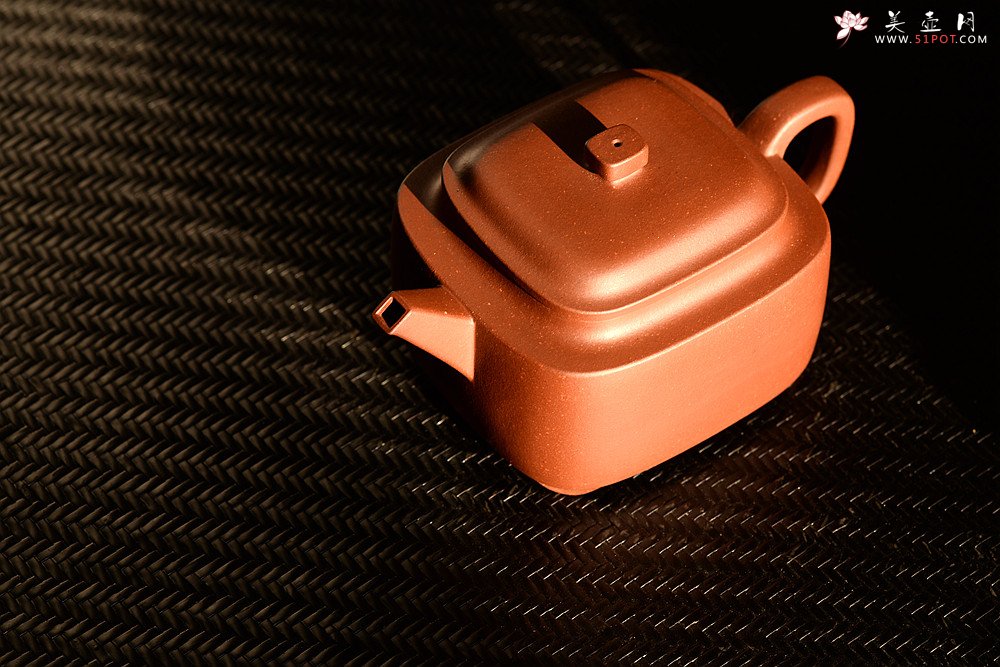 紫砂壶图片：于洪跃丙申秋全手新品 单片拍打 方正俊秀 温文尔雅 紫炉 - 美壶网