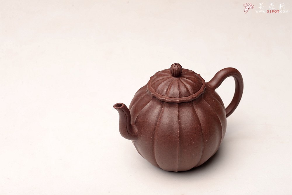 紫砂壶图片：周斌丙申秋全手演绎筋囊器 银台醉客 颇具难度 线条流畅 - 美壶网