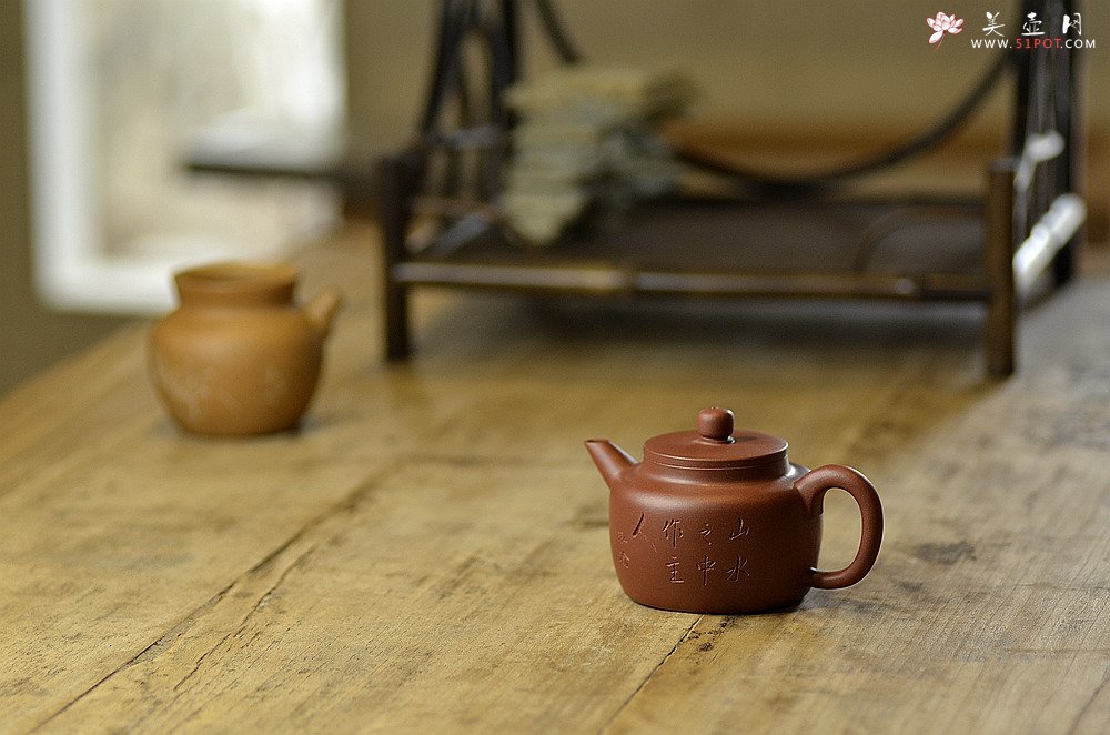紫砂壶图片：山水之中作主人 摹古剑流德中 - 美壶网