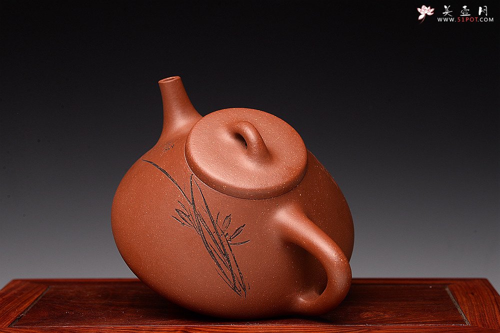 紫砂壶图片：优质降坡泥 周路健全手近作  陆轶舟刻绘 耐品实用子冶石瓢  挺拔 - 美壶网