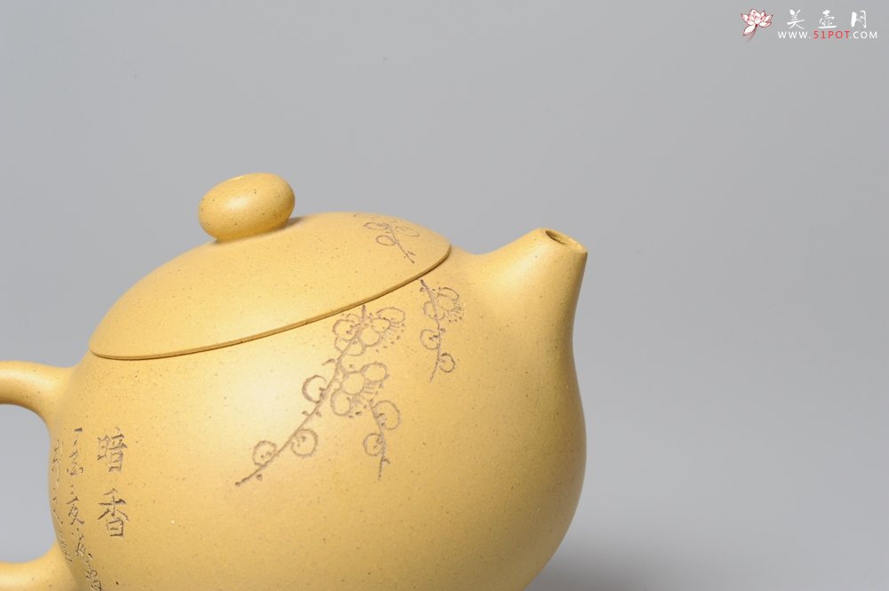 紫砂壶图片：助工袁德波精心装饰梅花 双助工联袂西施壶 - 美壶网