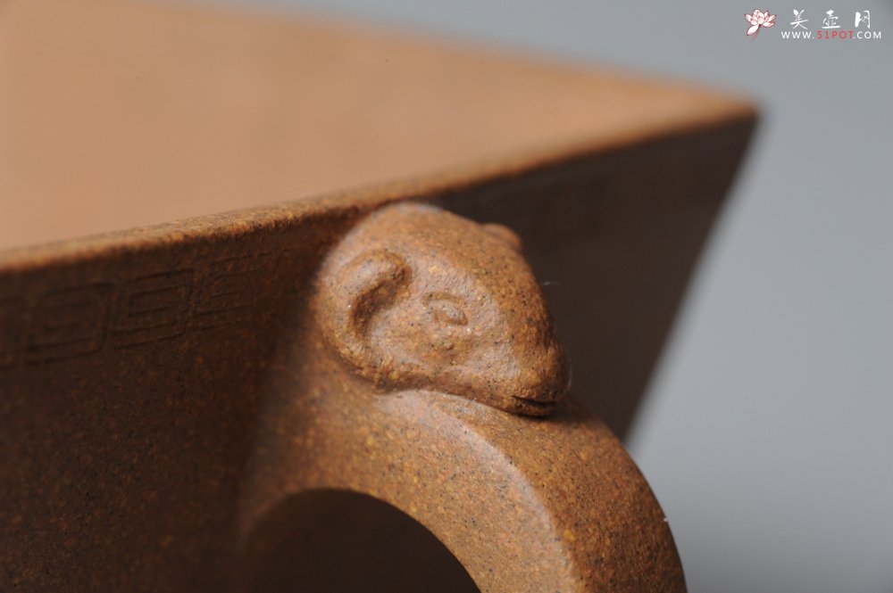 紫砂壶图片：唐文全手 刘华徒弟生益刻绘 老段泥 兽耳品茗杯 - 美壶网