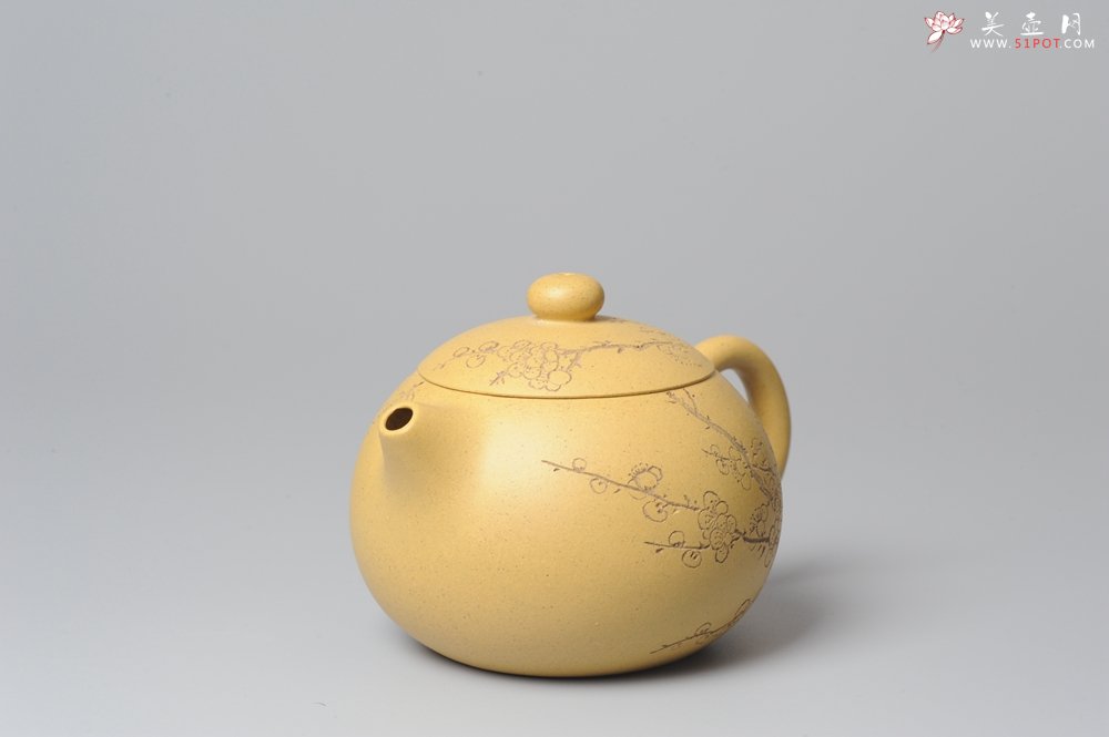 紫砂壶图片：助工袁德波精心装饰梅花 双助工联袂西施壶 - 美壶网