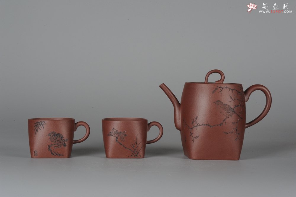 紫砂壶图片：全手工舍得套组 采用优质龙血砂泥料 助工袁德波精心装饰花鸟 - 美壶网