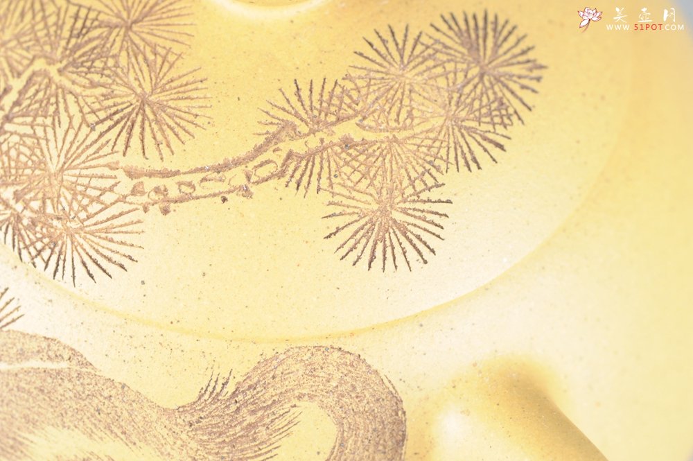 紫砂壶图片：国助唐文本绿西施  端庄 助工袁德波装饰  - 美壶网