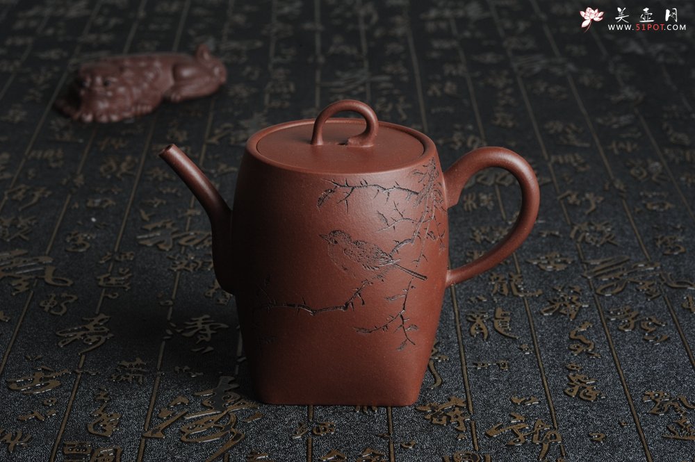 紫砂壶图片：全手工舍得套组 采用优质龙血砂泥料 助工袁德波精心装饰花鸟 - 美壶网