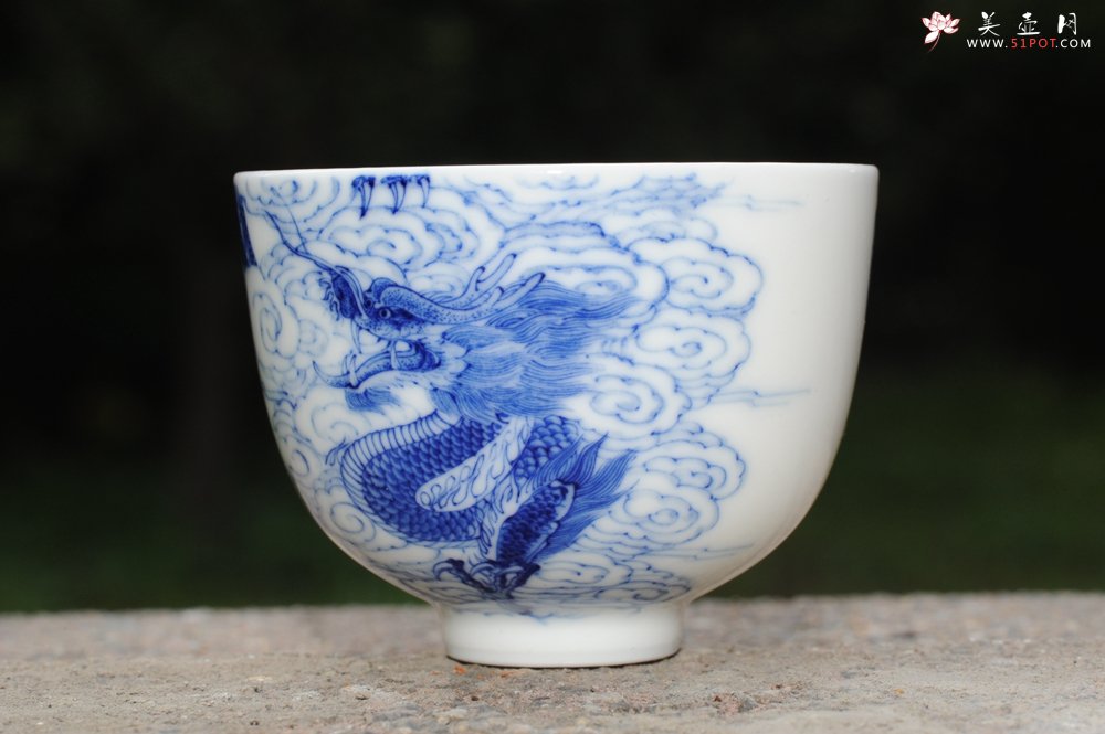 紫砂壶图片：生肖龙 景德镇全手工手绘青花主人杯  - 美壶网