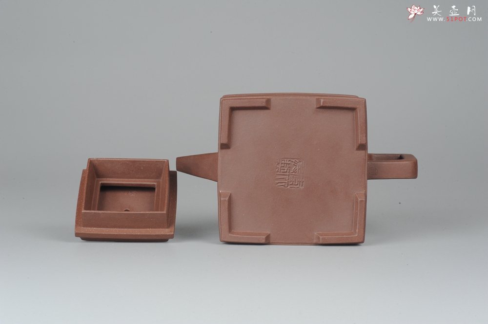 紫砂壶图片：全手工双线四方 端庄大气 - 美壶网