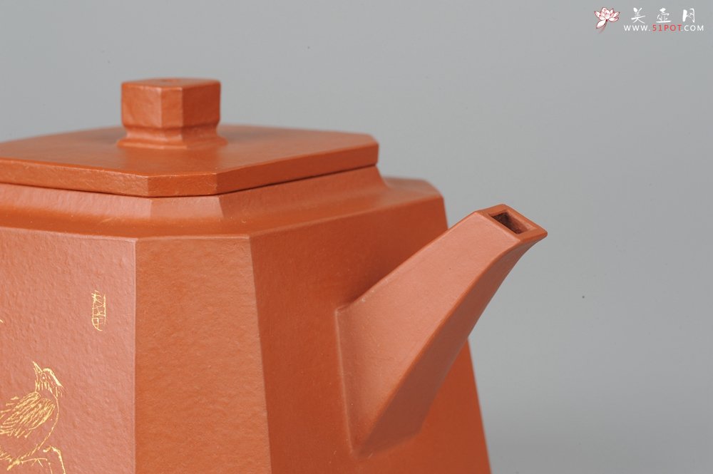 紫砂壶图片：线条优美 文气十足 全手工四方玉鼎 - 美壶网
