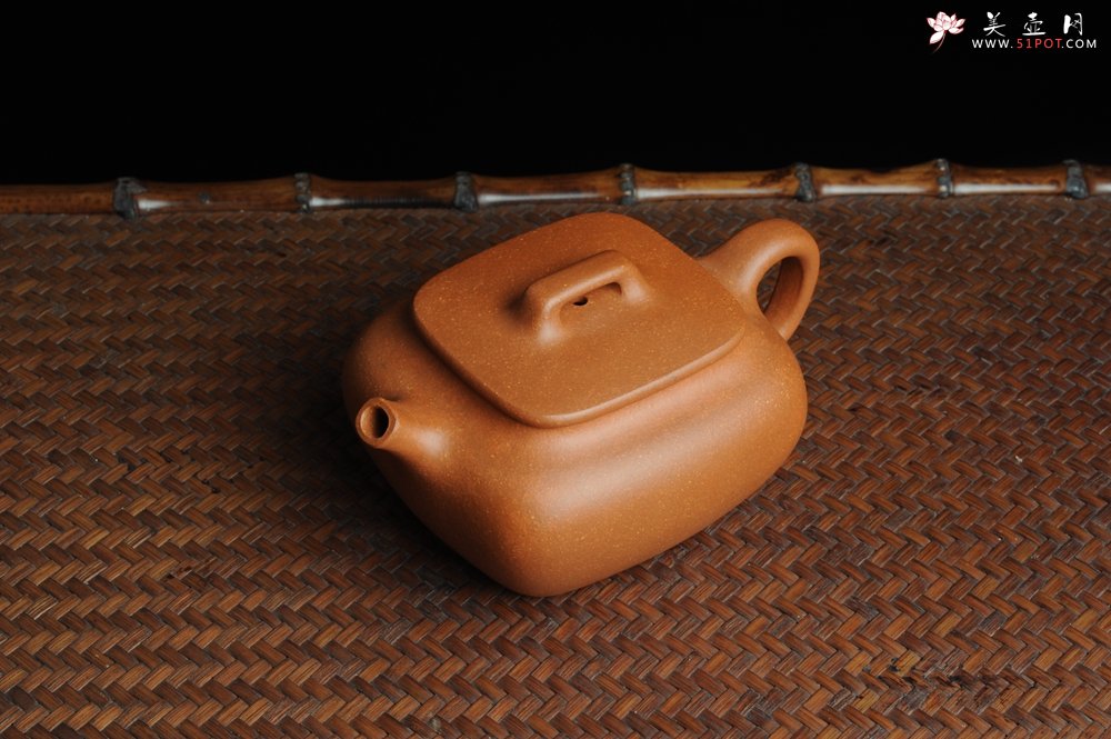 紫砂壶图片：美壶回馈 特惠小四方 一捺底 非常油润的降坡泥 - 美壶网
