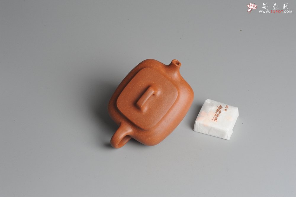 紫砂壶图片：美壶回馈 特惠小四方 一捺底 非常油润的降坡泥 - 美壶网