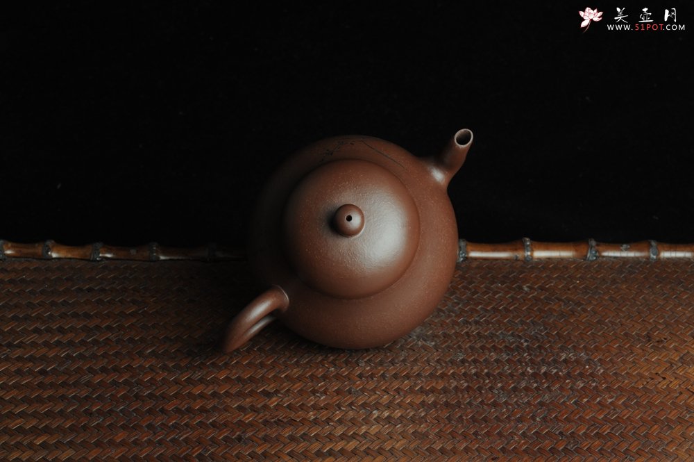 紫砂壶图片：美壶特惠 全手工精品秀雅高梨形 装饰兰草 - 美壶网