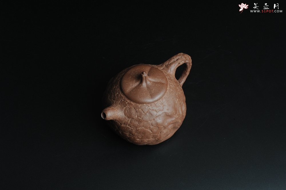 紫砂壶图片：全手工一手壶 瓜蒂龚春壶 小巧可爱 - 美壶网