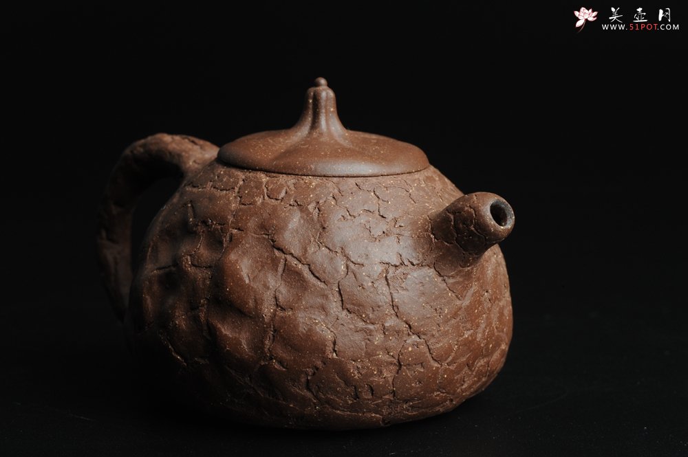 紫砂壶图片：全手工一手壶 瓜蒂龚春壶 小巧可爱 - 美壶网