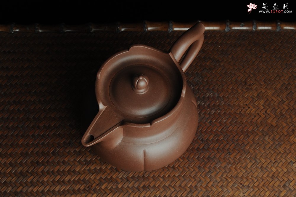 紫砂壶图片：饱满浑厚 全手僧帽 精工佳作 嵌盖难度大 - 美壶网