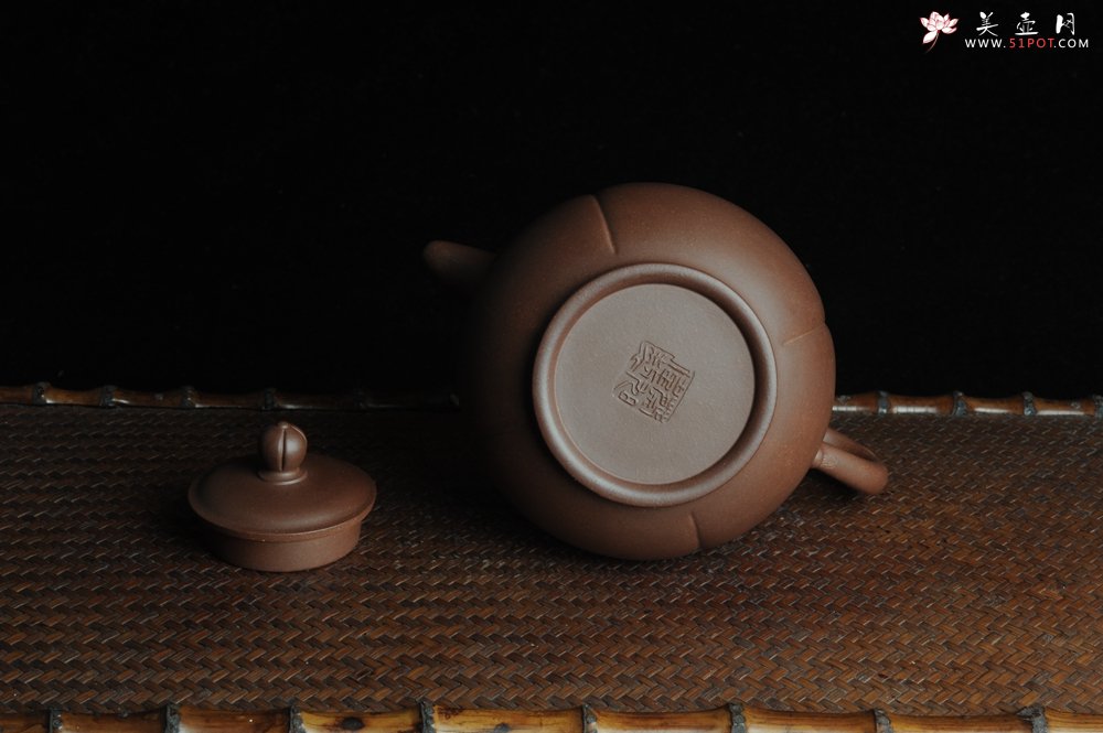 紫砂壶图片：饱满浑厚 全手僧帽 精工佳作 嵌盖难度大 - 美壶网