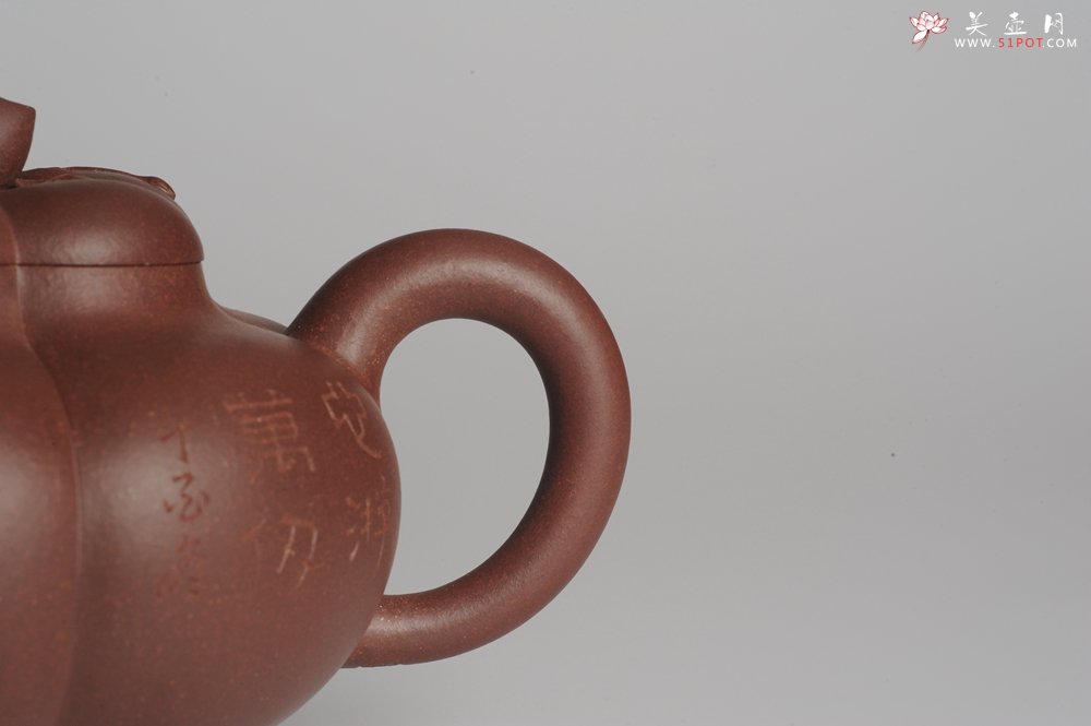 紫砂壶图片：精品全手工上合桃 助工俞霞即兴装饰 - 美壶网