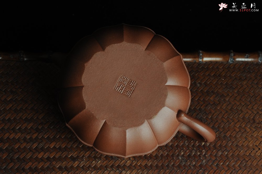 紫砂壶图片：全手工精品合菱 筋囊力作 难度大 - 美壶网