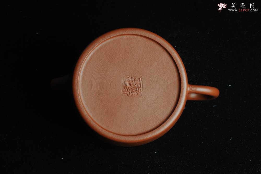 紫砂壶图片：正宗小煤窑朱泥 全手工大亨德中 隽秀文气 - 美壶网