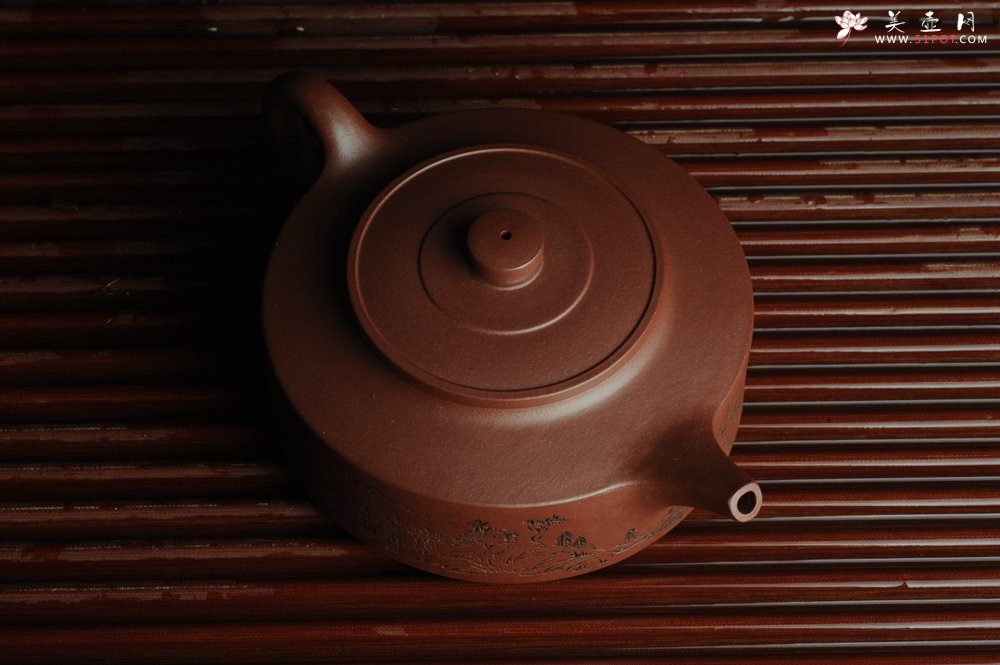 紫砂壶图片：美壶特惠 曼生周盘 通景山水 做工超精致 茶人醉爱 - 美壶网