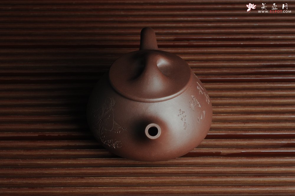 紫砂壶图片：美壶特惠 经典平盖小石瓢 满瓢（景舟石瓢）方健双刀即兴装饰松下高士煮茶图 泥料超好 做工灰常精致 - 美壶网