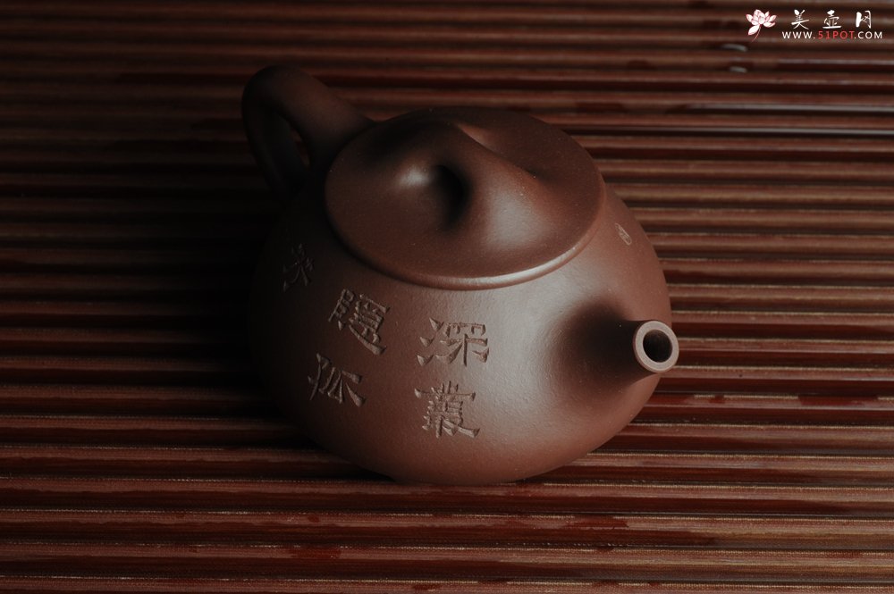 紫砂壶图片：美壶特惠 深丛隐孤芳 经典平盖小石瓢 满瓢（景舟石瓢）装饰菊花 泥料超好高档包装 做工灰常精致 - 美壶网