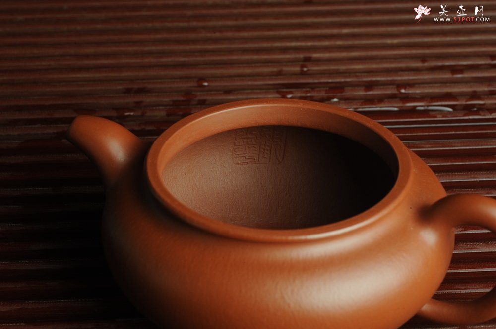 紫砂壶图片：正宗小煤窑朱泥 全手工仿古 气韵流畅 - 美壶网