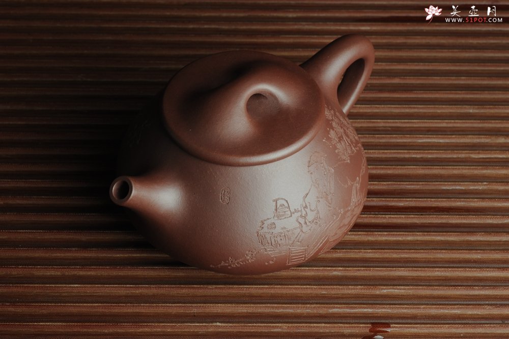 紫砂壶图片：贺岁新品 优质紫茄泥全手工高士煮茶图 茶亦醉人 文气满瓢 - 美壶网