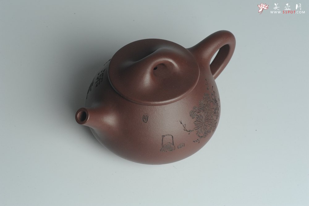 紫砂壶图片：美壶特惠 深丛隐孤芳 经典平盖小石瓢 满瓢（景舟石瓢）装饰菊花 泥料超好高档包装 做工灰常精致 - 美壶网