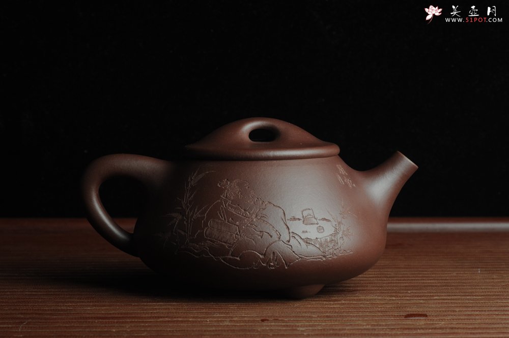 紫砂壶图片：贺岁新品 优质紫茄泥全手工高士煮茶图 闲饮一壶清风 文气满瓢 - 美壶网