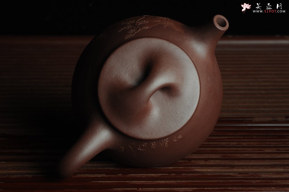 紫砂壶图片：美壶特惠 经典平盖小石瓢 满瓢（景舟石瓢）泥绘山水 江清月近人 单色泥绘更显功力 - 美壶网