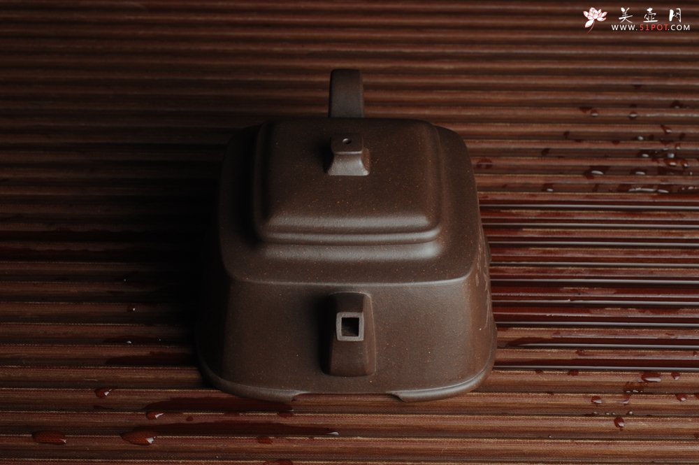 紫砂壶图片：美壶特惠 高手刻竹 全手工四方福明壶 泥料超好 - 美壶网