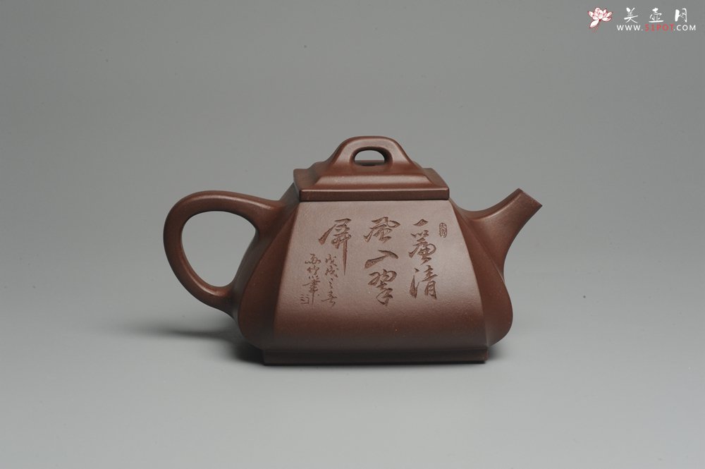 紫砂壶图片：美壶特惠 用心之作 进步之作 细节到位 做工精良 方健老师精心装饰山水抽角石瓢 只为看得见的朋友精工 - 美壶网