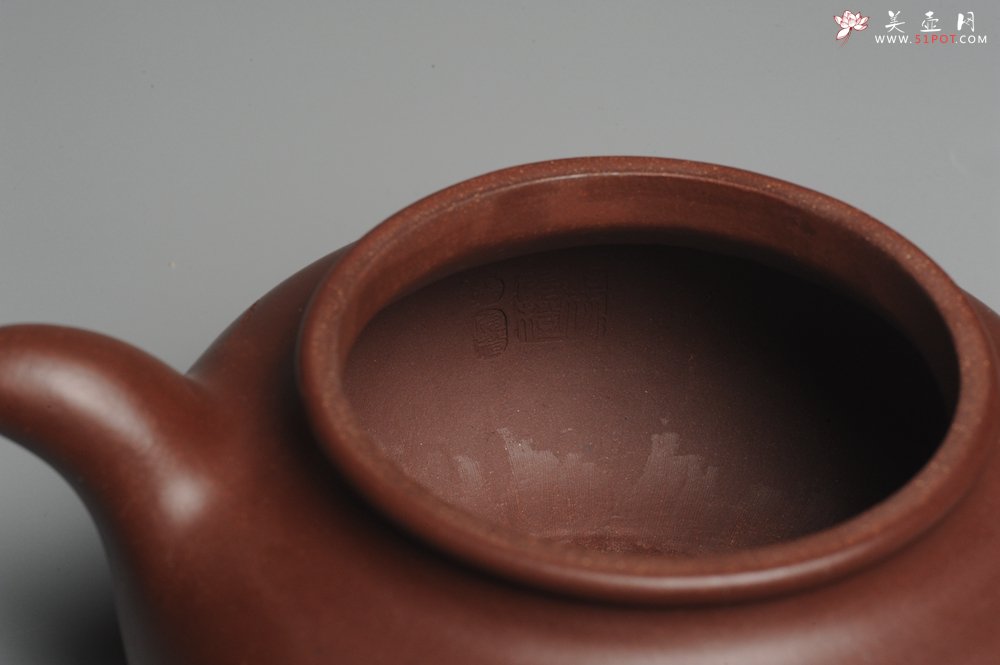 紫砂壶图片：【预定】难度超大 实力派杨老师全手工大亨仿古 大品650cc气势非凡 古韵悠悠  深得老味 - 美壶网