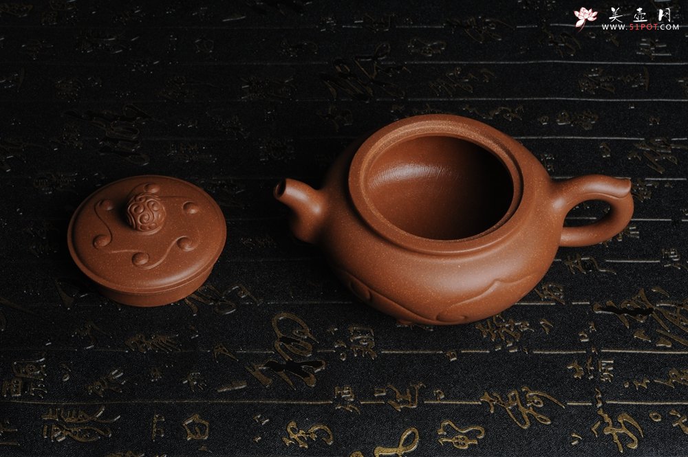 紫砂壶图片：美壶特惠 原创三足如意壶 嵌盖难度大 油润降坡泥 做工超精致 - 美壶网